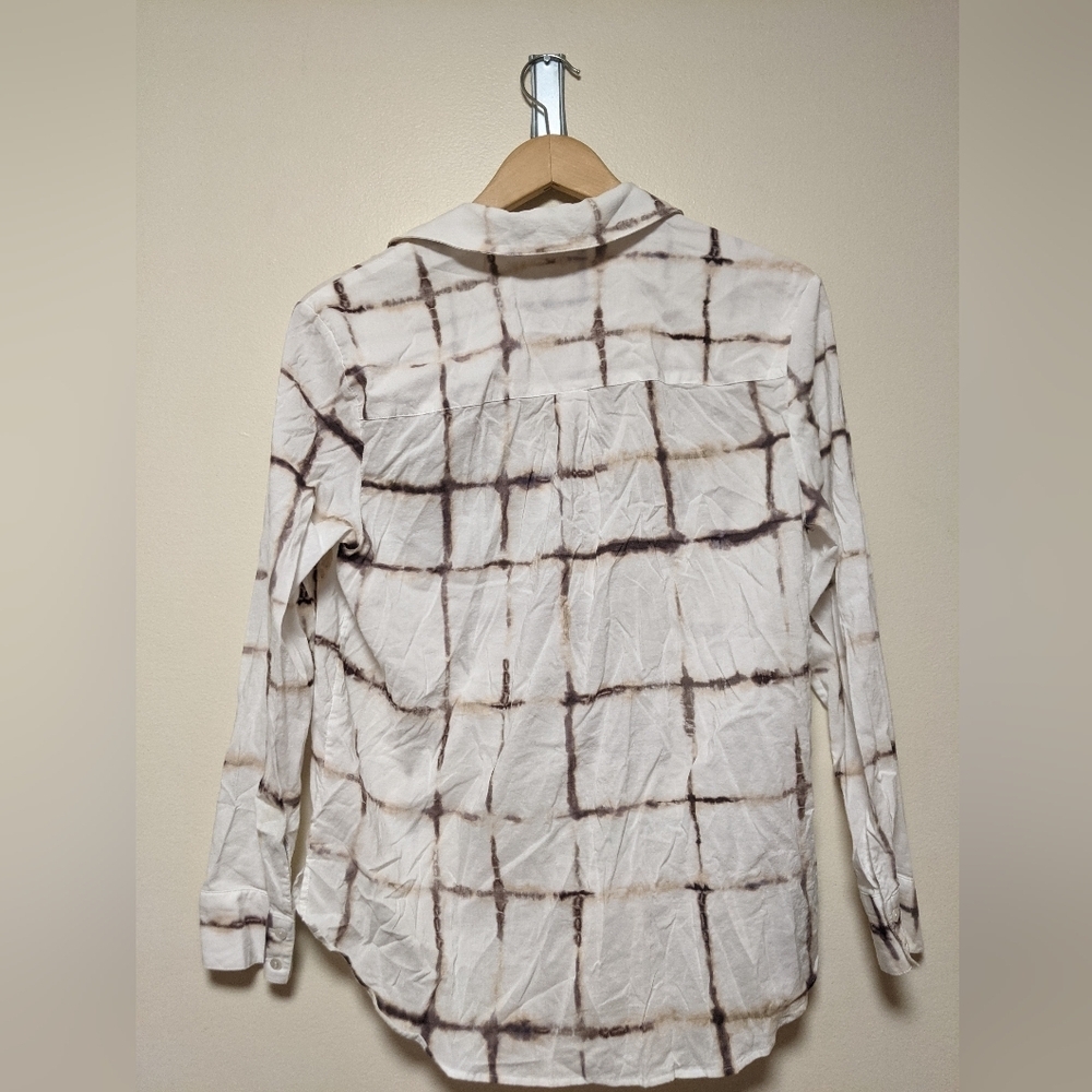 Ecru button-down blouse size m - Picture 8 of 8